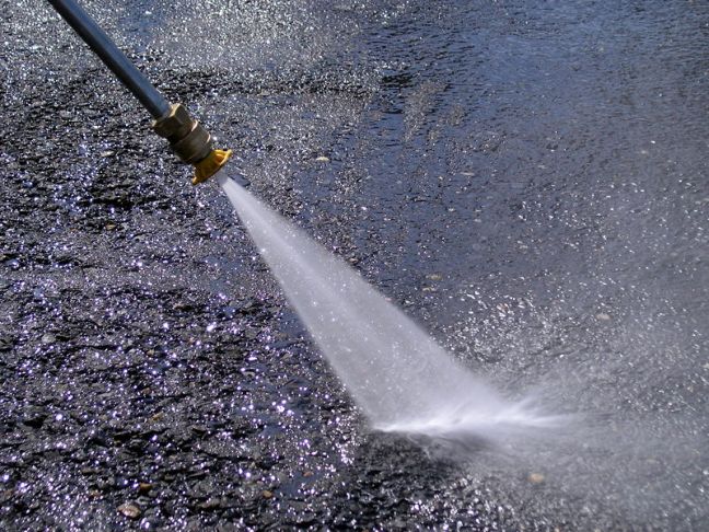 How To Clean Up An Oil Spill On Your Asphalt Driveway